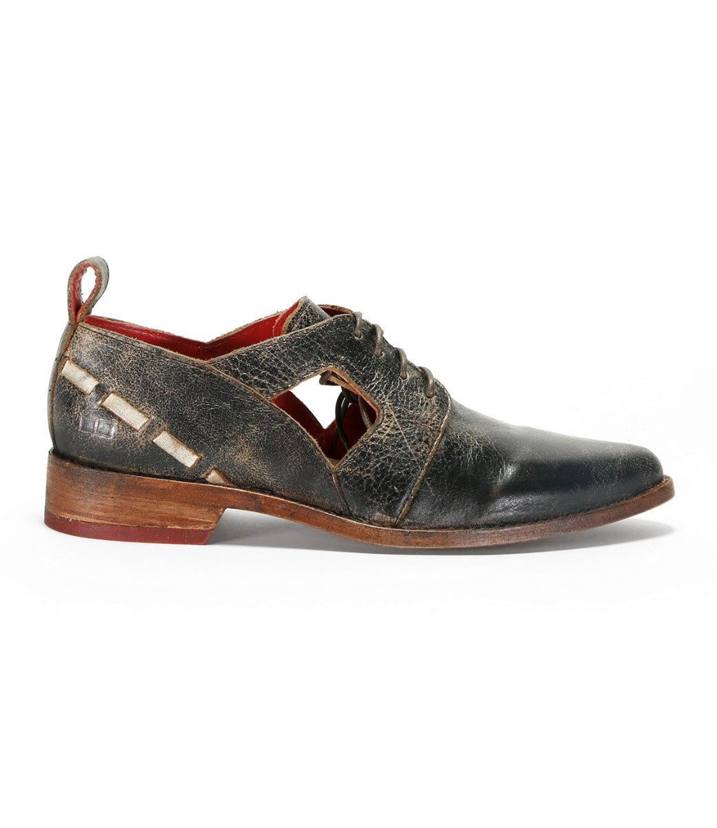 A pair of Bed Stu Neftis women's shoes with a leather sole.