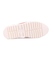 The Lizzie shoe by Bed Stu features an XL EXTRALIGHT® outsole with a white, grooved pattern for enhanced traction.
