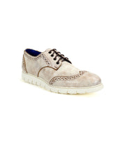 The Bed Stu Cayuga II is a lightweight leather wingtip derby featuring stylish brogue details, decorative perforations, black laces, and a white rubber sole. Perfect for the contemporary casual male.