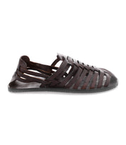 Italian brown leather closed-toe fisherman sandals for men, exuding summer sophistication in Bed Stu's Insider fisherman sandals.
